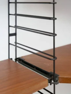 Etagere murale en coin Tomado en bois teck