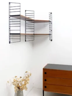 Etagere murale en coin Tomado en bois teck