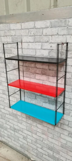 Etagere style string