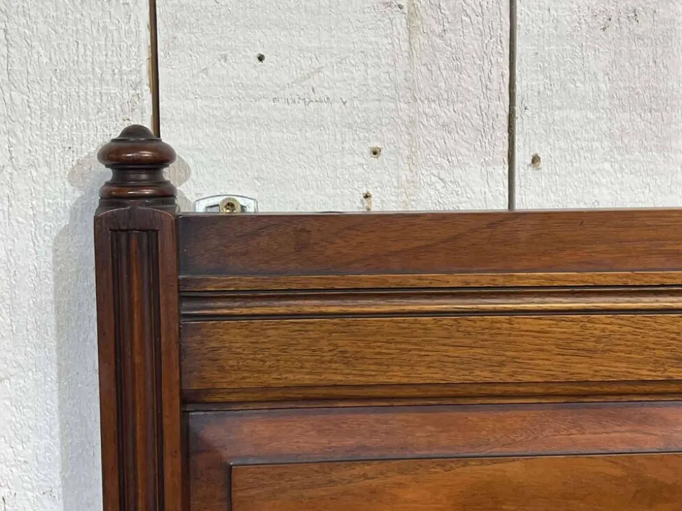 Etagère anglaise en noyer début XXème