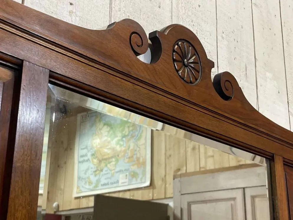 Etagère anglaise en noyer début XXème