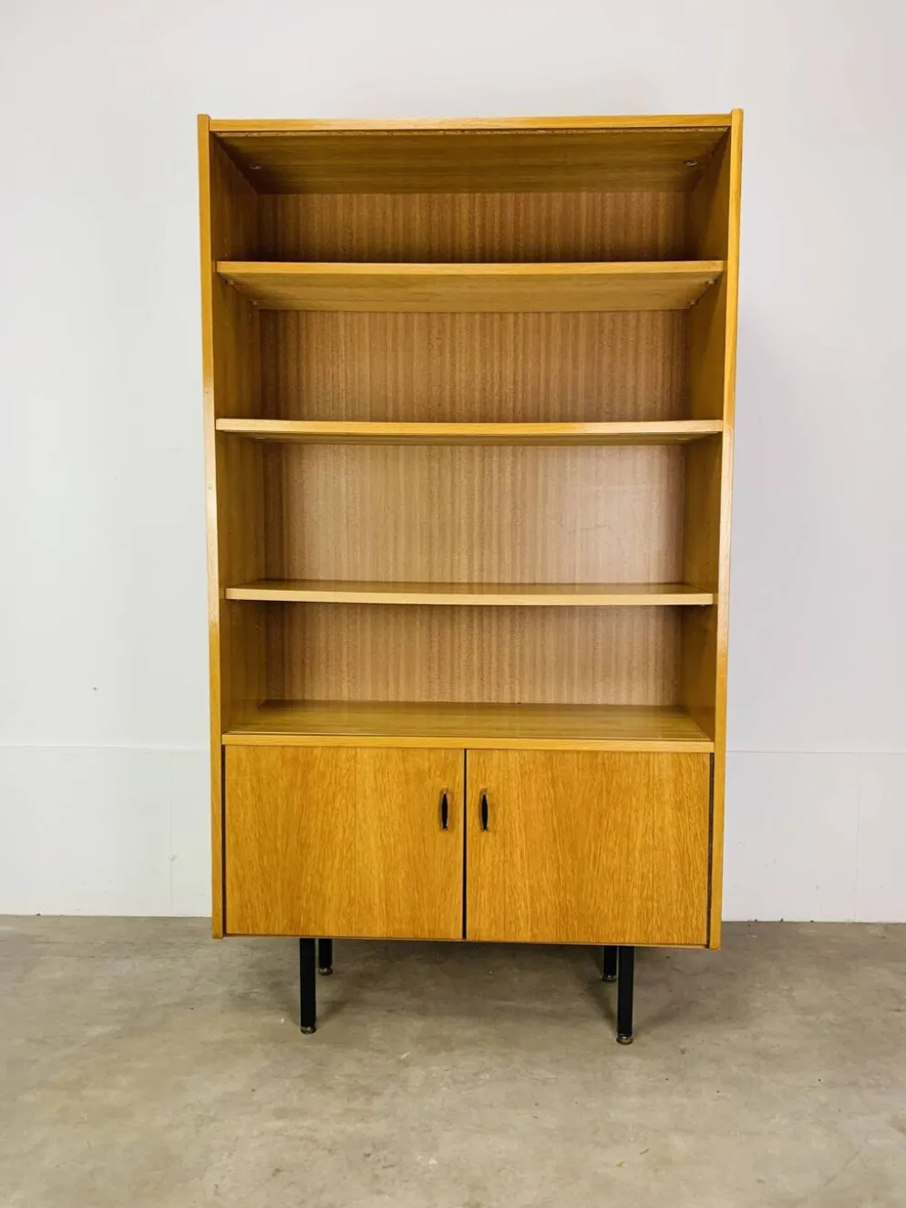 Etagère bibliothèque moderniste des années 50, chêne clair, vintage