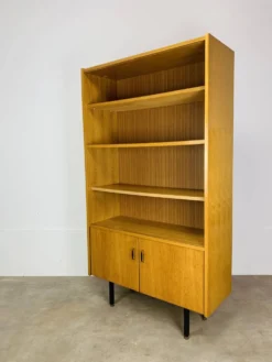 Etagère bibliothèque moderniste des années 50, chêne clair, vintage