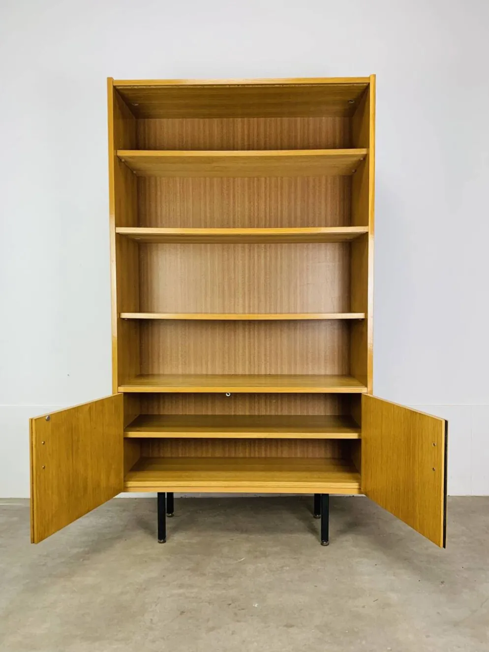 Etagère bibliothèque moderniste des années 50, chêne clair, vintage