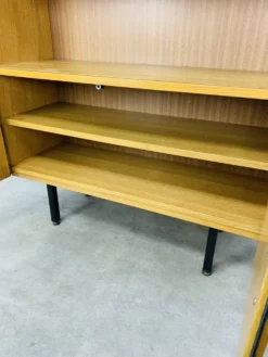 Etagère bibliothèque moderniste des années 50, chêne clair, vintage