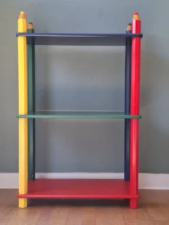 Etagère crayon style memphis