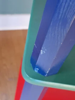 Etagère crayon style memphis