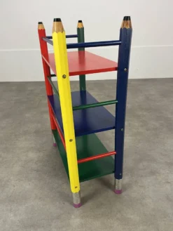 Etagère crayon style Pierre Sala pour enfants