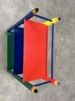 Etagère crayon style Pierre Sala pour enfants