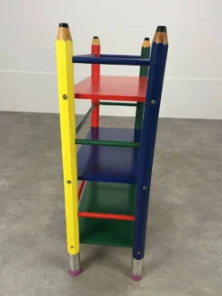 Etagère crayon style Pierre Sala pour enfants