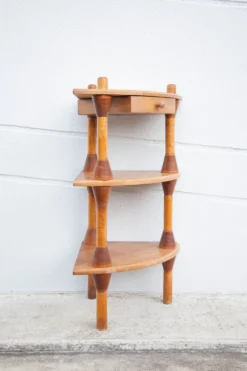 Etagère d'angle en bois