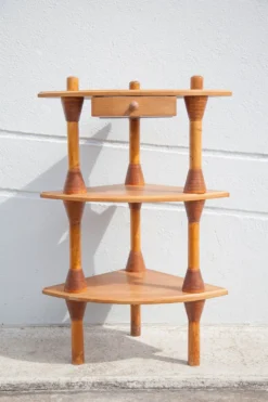 Etagère d'angle en bois