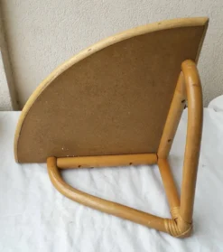 Etagère d'angle en rotin