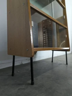 Etagère dans le goût de Guariche, années 50