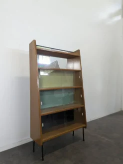 Etagère dans le goût de Guariche, années 50