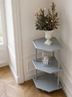 Etagère en bambou peinte en vert de gris