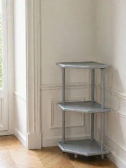 Etagère en bambou peinte en vert de gris