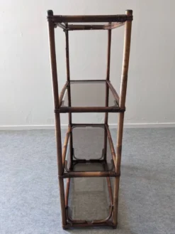 Etagère en bambou teinté et verre fumé, France vers 1970