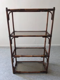 Etagère en bambou teinté et verre fumé, France vers 1970