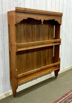 Etagère en sapin anglaise des années 1930