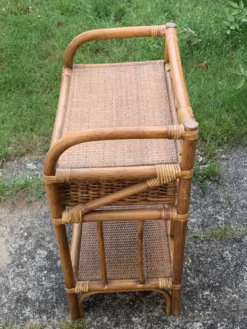 Etagère, meuble d'appoint, chevet en bambou et rotin vintage