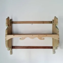 Etagère murale ancienne en bois brut - vert patiné