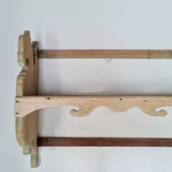 Etagère murale ancienne en bois brut - vert patiné