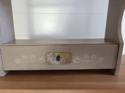 Etagère murale relooquée