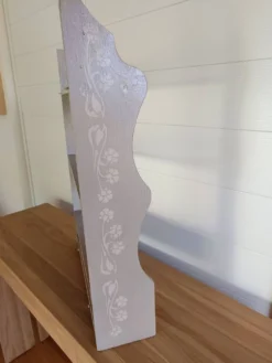 Etagère murale relooquée