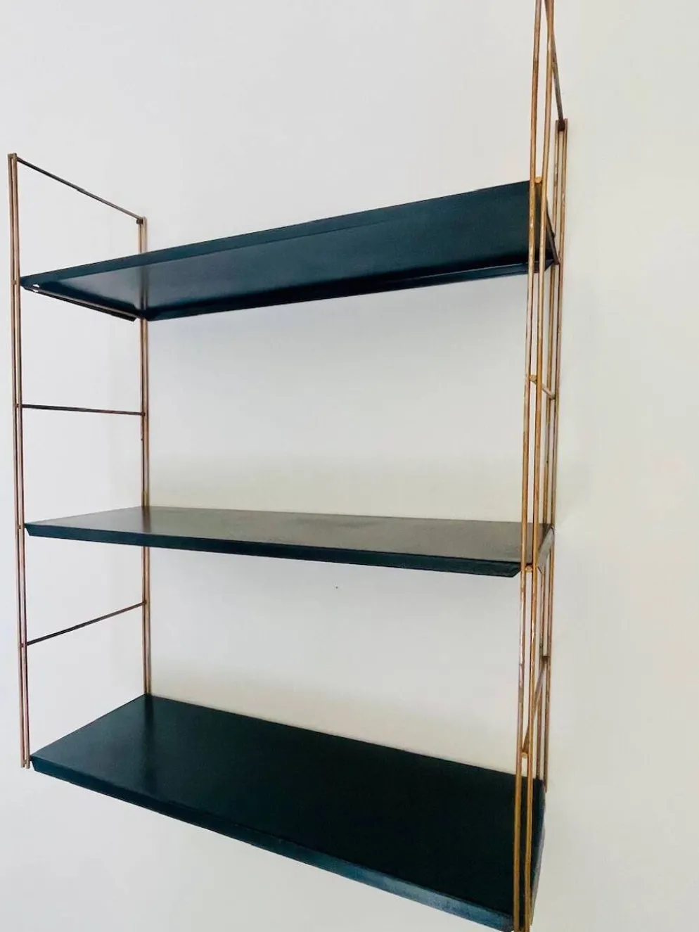 Etagère murale vintage modulable, metal et laiton circa 1960s