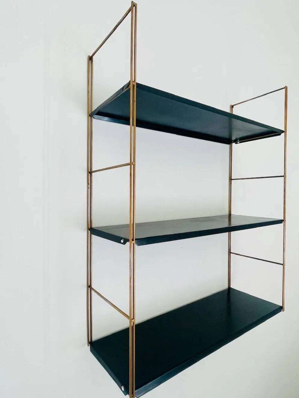 Etagère murale vintage modulable, metal et laiton circa 1960s