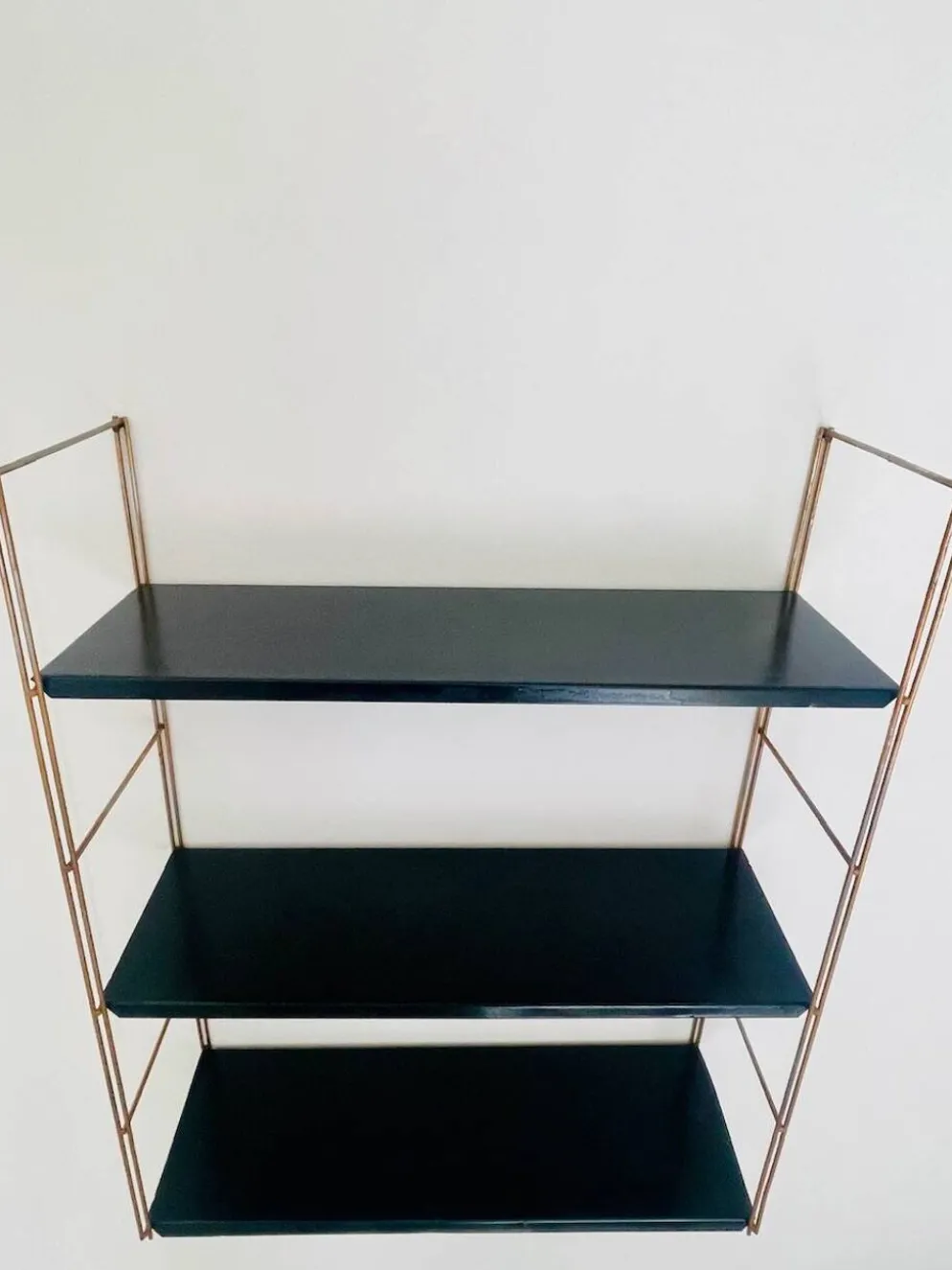 Etagère murale vintage modulable, metal et laiton circa 1960s