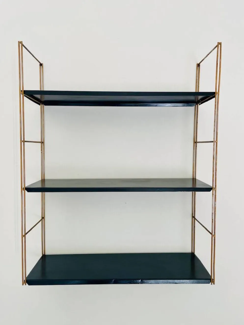 Etagère murale vintage modulable, metal et laiton circa 1960s