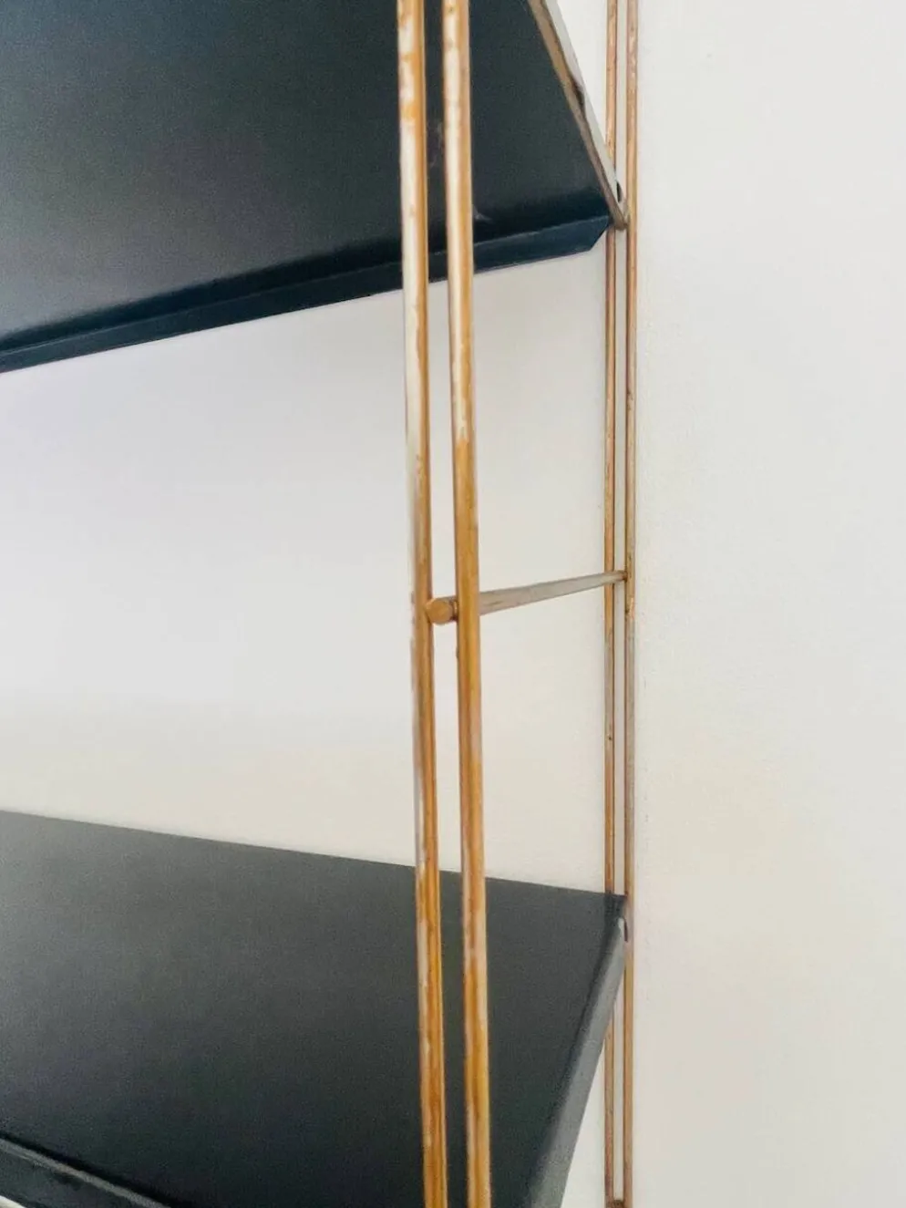 Etagère murale vintage modulable, metal et laiton circa 1960s
