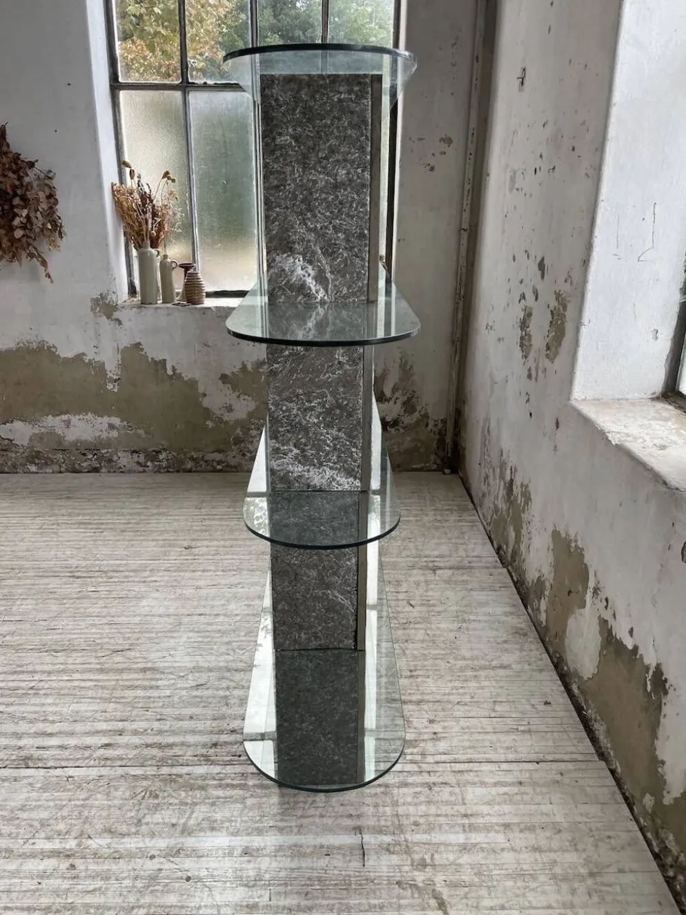 Etagère sculpture pierre et verre Roche Bobois années 70