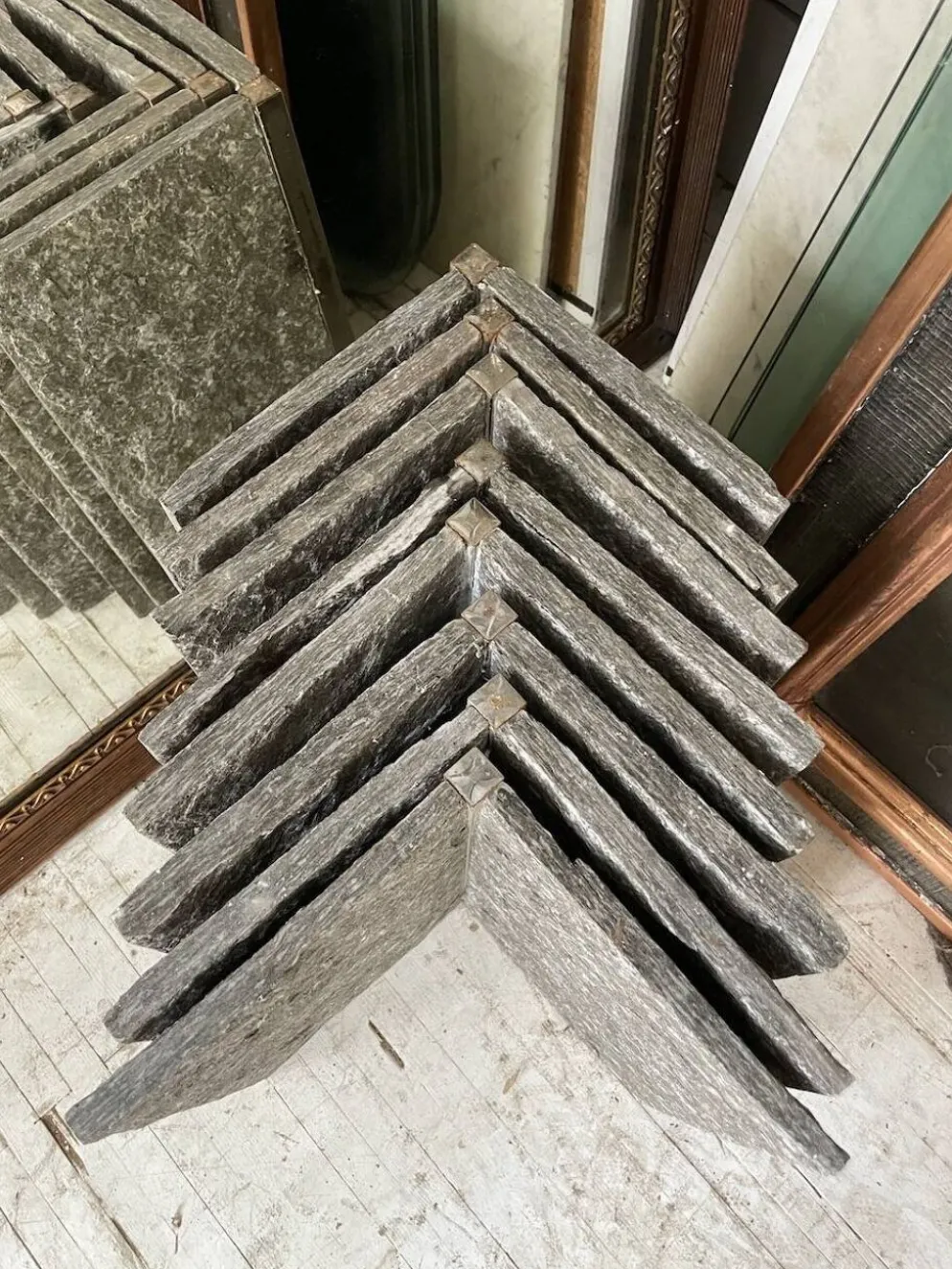Etagère sculpture pierre et verre Roche Bobois années 70