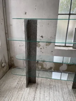 Etagère sculpture pierre et verre Roche Bobois années 70