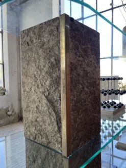Etagère sculpture pierre et verre Roche Bobois années 70