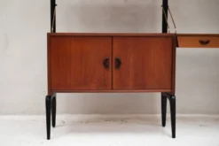 Etagère sur pieds 3-baies par Louis Van Teeffelen
