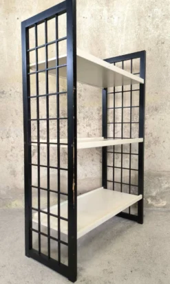 Etagère vintage en bois noir et blanche