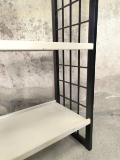Etagère vintage en bois noir et blanche