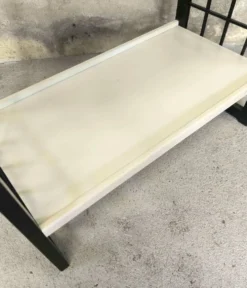 Etagère vintage en bois noir et blanche