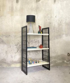 Etagère vintage en bois noir et blanche