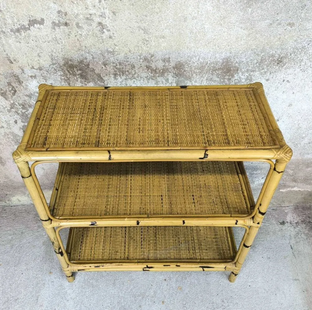 Etagère vintage en rotin