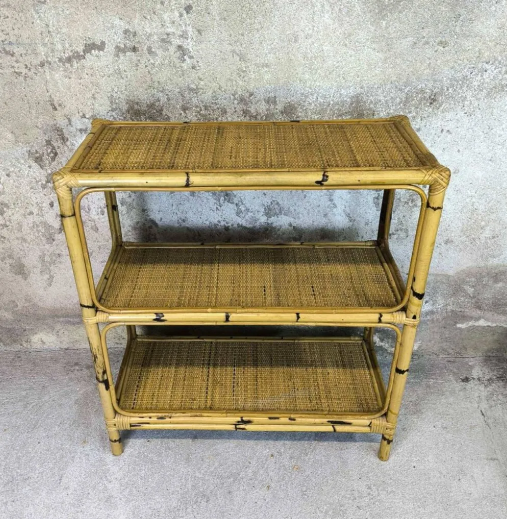 Etagère vintage en rotin