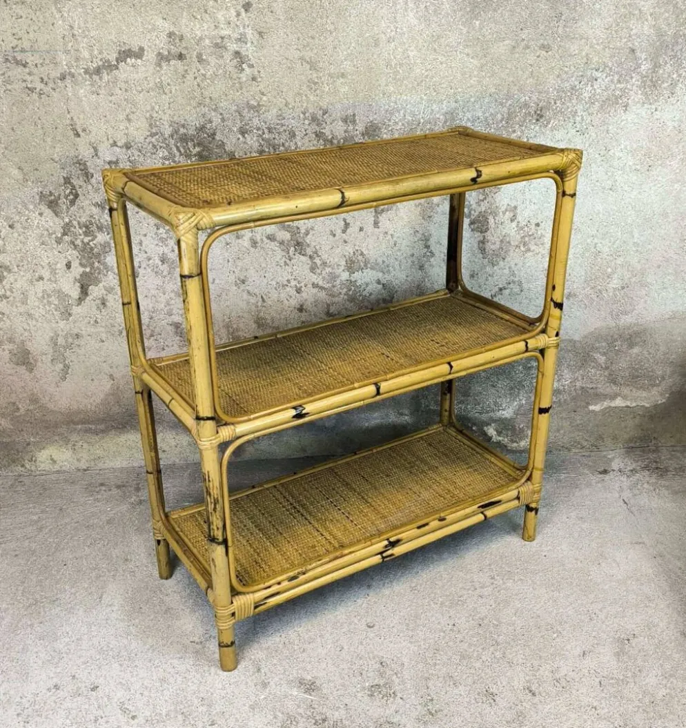 Etagère vintage en rotin