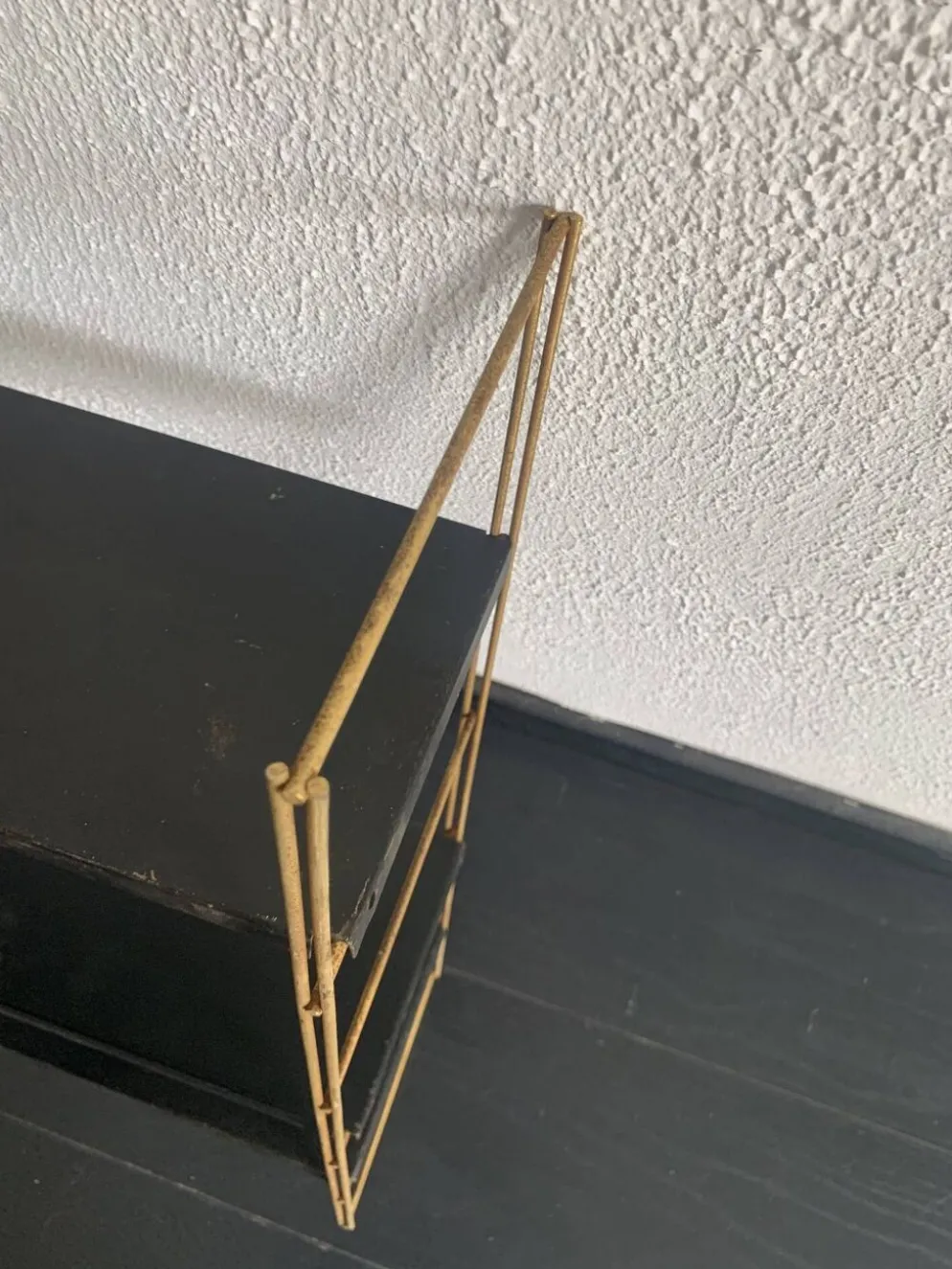 Etagère vintage 1960 String murale noir doré - 60 x 48 cm