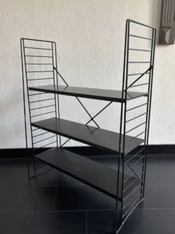Etagère vintage 1950 tomado sur pieds design A.Dekker noire - 84 x 25 cm