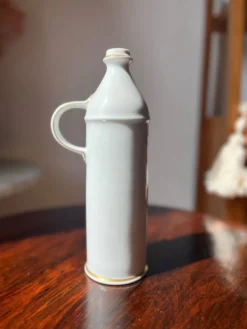 Eugène de Banquells. Bouteille ou huilier