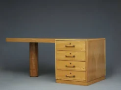 Exceptionnel bureau Art déco indépendant. Français, années 1930.